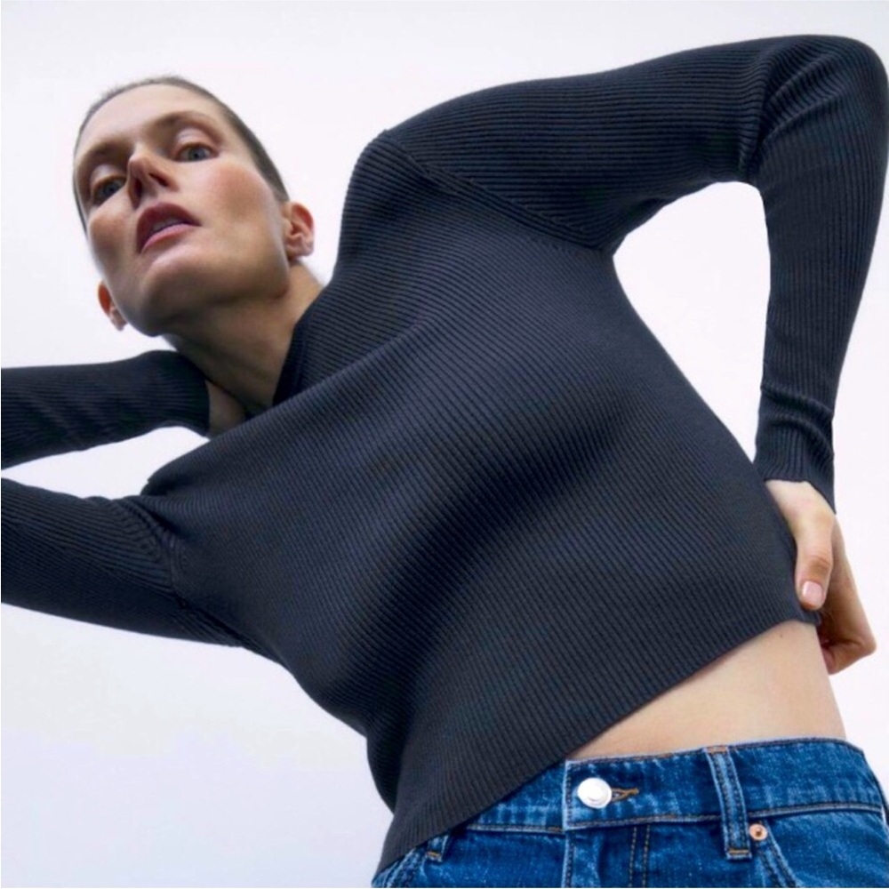 Zara‎ shoulder pad knit sweater